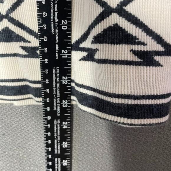 Lauren Ralph Lauren Aztec Thermal Henley Shirt Womens Size PM Waffle Knit Boho - Picture 6 of 6